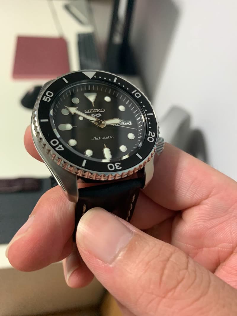 Mechanical watch used for design analysis